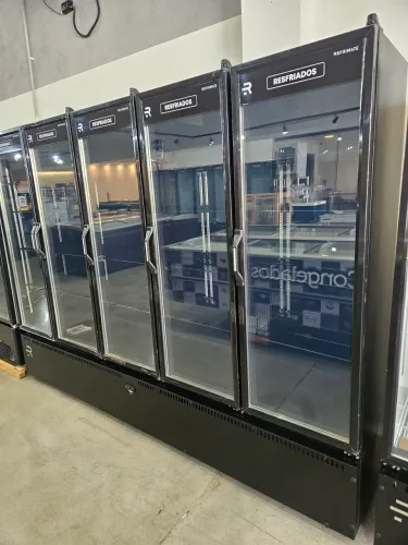 refrigerador expositor 5 portas para mercados e conveniências preta 