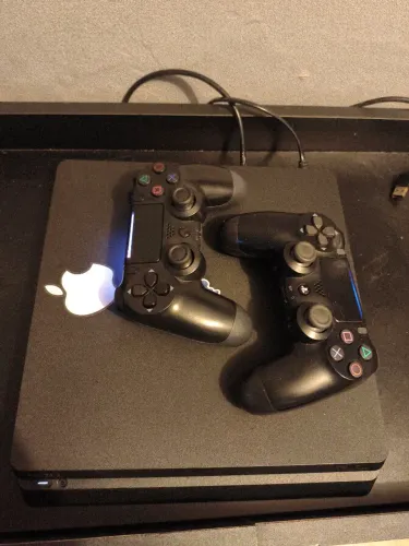 Playstation 4 slim 1tb usado