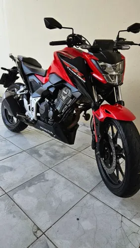 CB 300f Twister ABS semi nova