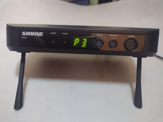 Microfone sem fio shure BLX4 M15 (SÓ BASE)