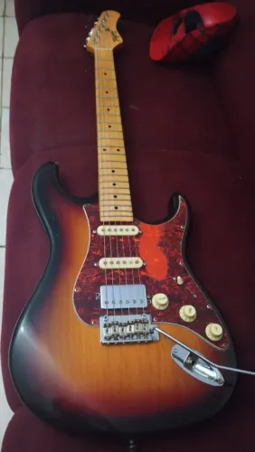Guitarra Tagima t 635 