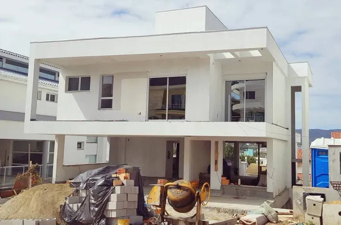 Pedreiro empreiteiro encanador Trabalhamos com construção e reforma. 