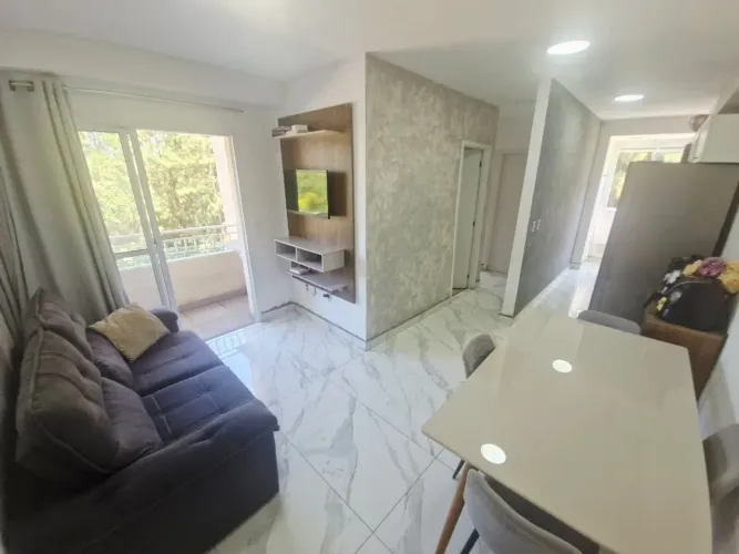 APARTAMENTO COM 2 QUARTOS - ELEVADOR - SALA 2 AMBIENTES - SACADA - 1 VAGA - VILLA FLORA VO