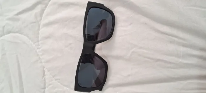 Óculos de sol com proteção UV