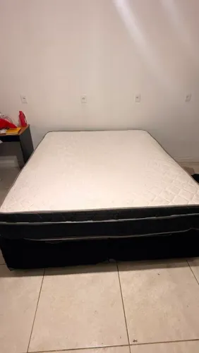 Cama box Queen com box baú