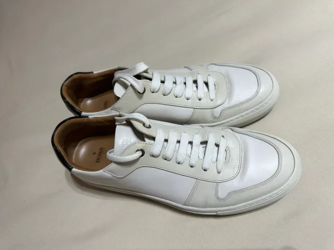 Tênis autêntico Hugo Boss em couro Branco