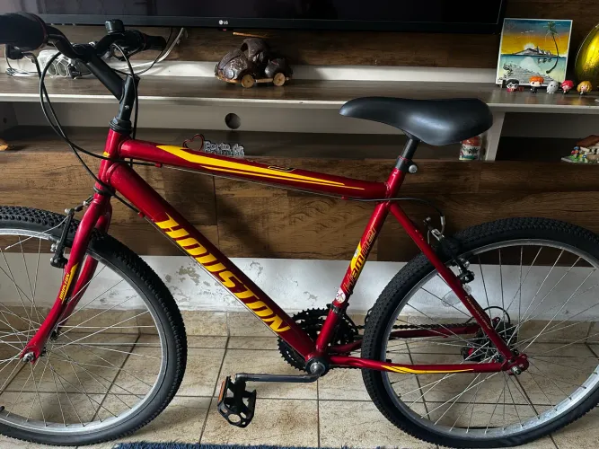 Bicicleta Houston Foxer Hammer Aro 26 vermelha com 21 marchas