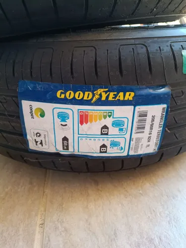 Pneu TCross  205/60R16 