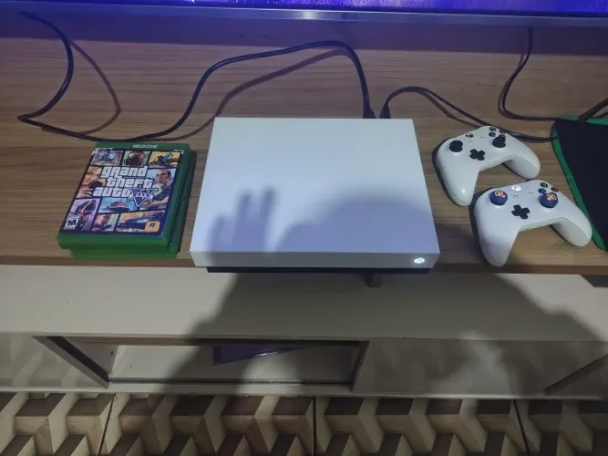 Vendo ou troco x box one x edição special o verdadeiro 4k 