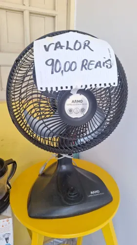 Ventilador arno 30 centímetros. Dispenso curiosos e marreteiros!