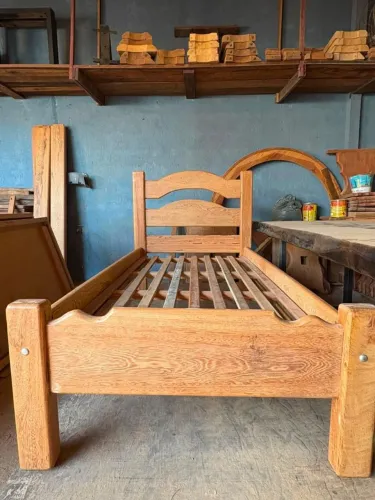 Cama solteiro madeira maciça 