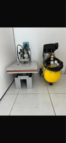 Vendo prensa pneumática modelo máquinatec modelo 50x40 com compressor vonder 30l