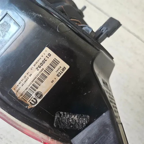Lanterna traseira lado direito original Fiat Pulse com defeito