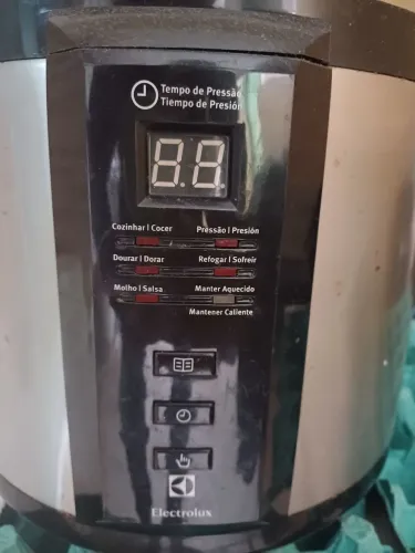 Desapego Panela pressão elétrica Electrolux PCC10