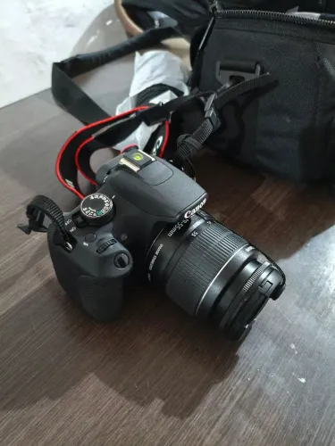 Câmera Canon 1200D
