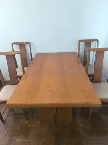 Mesa de Jantar com 4 cadeiras - Madeira maciça (Cerejeira)