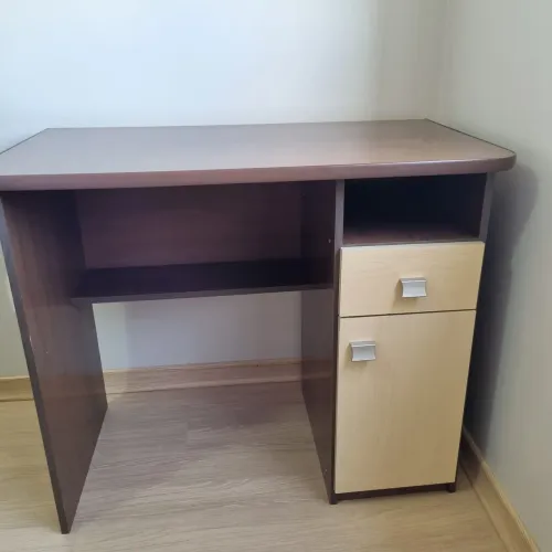 Escrivaninha compacta em ótimo estado