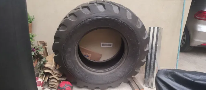 Pneu de trator e alvo de wall ball para crossfit
