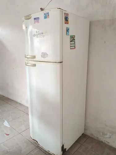 Vende-se Geladeira usada