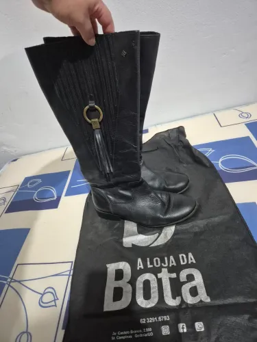 Coturno de couro legítimo