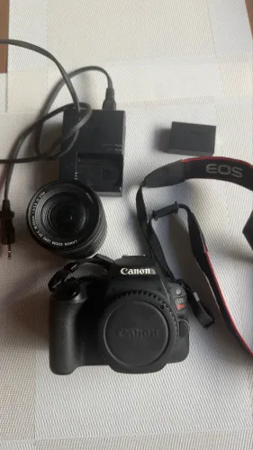 Canon EOS Rebel SL2 + 18-55mm STM