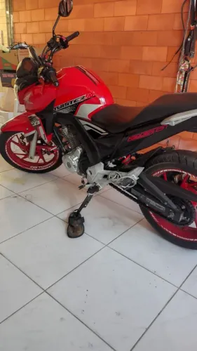 Vendo ou troco essa linda moto