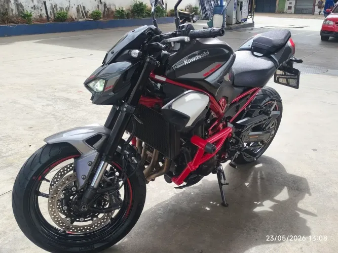 ? Kawasaki Z900 2025/2026 - Baixa KM | Garantia de Fábrica | Acessórios