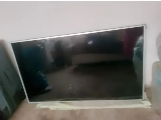 Uma Tv 49