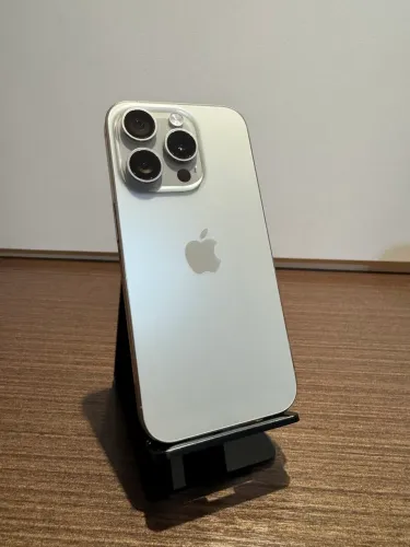iPhone 15 pro 128 natural  