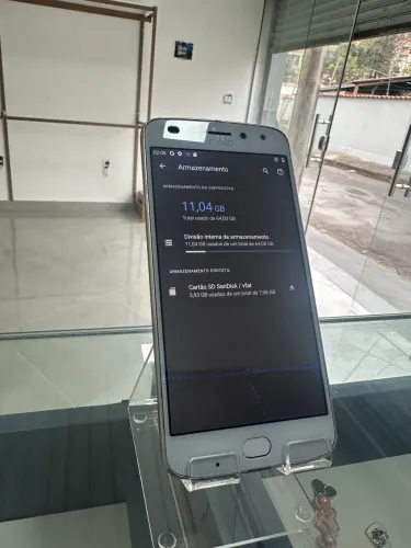 Moto z2 play