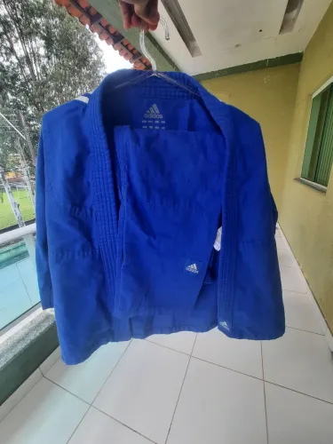 Conjunto Kimono da adidas seminovo 130/140 CM
