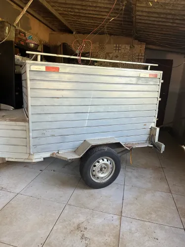 Carretinha baú 