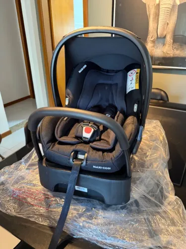 Bebê conformo Maxi-Cosi com base - Novíssimo!