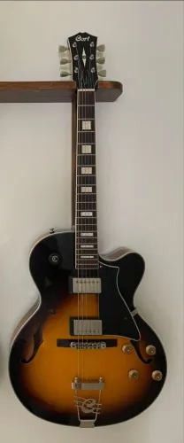 Guitarra Cort Yorktown