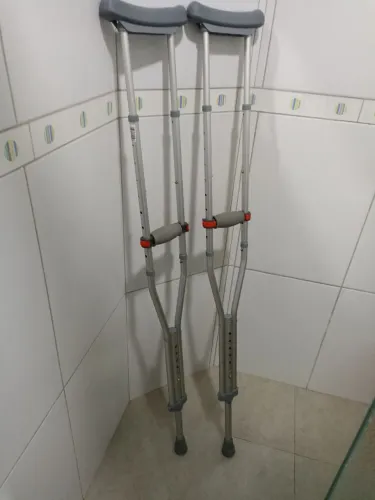 Muletas ortopédicas novíssimas