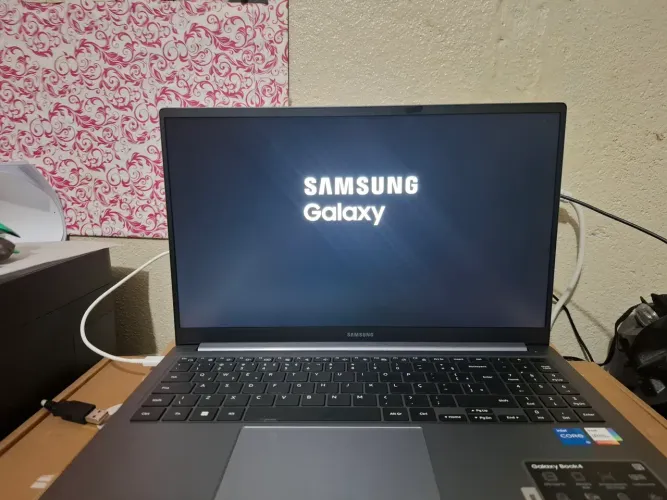NOTEBOOK SAMSUNG BOOK 4
