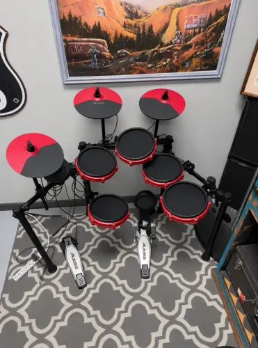 Bateria eletrônica Alesis Nitro Mesh Kit Limited Edition
