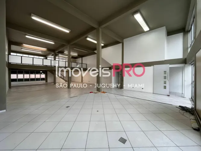 Imóvel comercial no Brooklin, conta com 523m2 de área útil