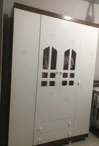 Guarda roupa e cômoda infantil
