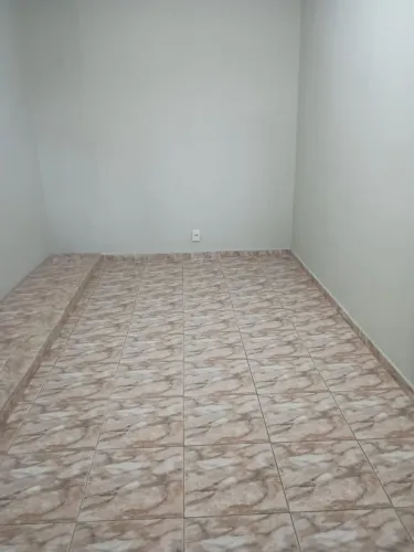 Alugo sobrado