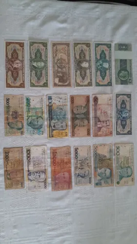 Vendo + de 40 cédulas antigas em excelente estado.