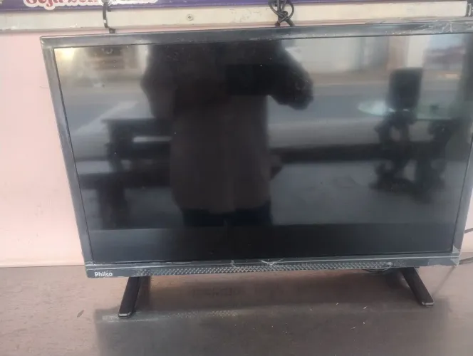 Televisão monitor Semi novo Philips 22 $280 retirada em Saquarema