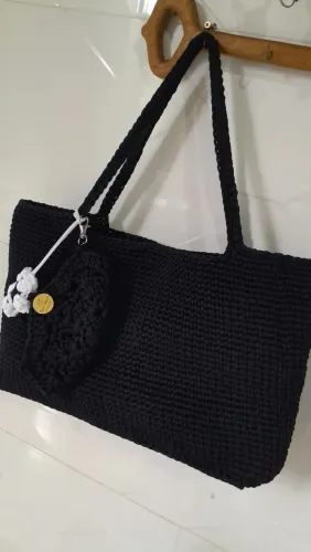 Bolsa de ombro em crochê chique e elegante