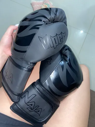 Kit Muay Thai - Par de Luvas + Bandagens