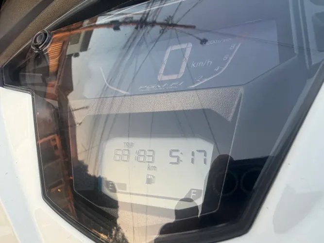R$ 13.800 - Honda Elite 125 - ano 2025 - Moto de garagem, ainda na garantia.