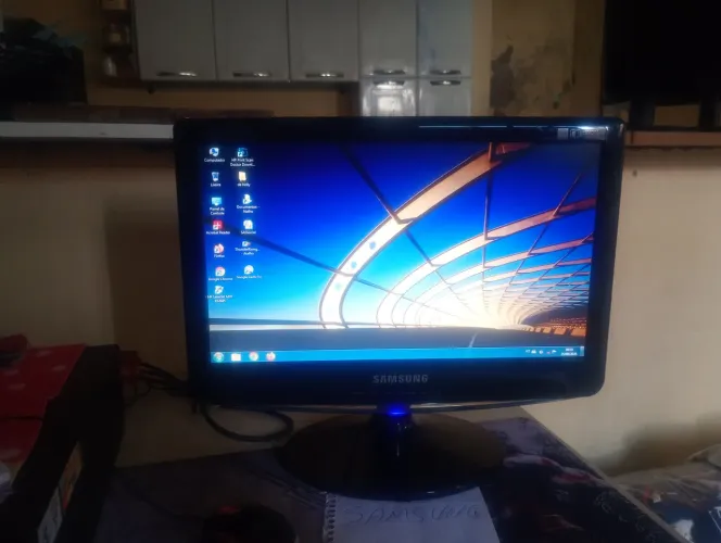 Samsung Sincmaster B1630N 16 polegadas