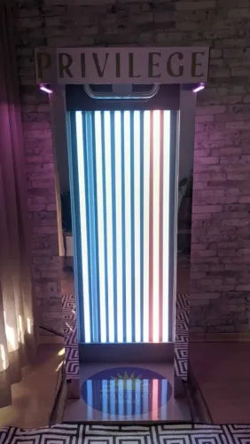 Máquina eletrônica de efeito bronzeamento artificial