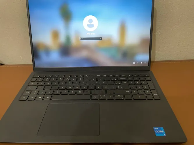 Dell Inspiron 15 3530 | Intel Core 3 | 8GB RAM | SSD 512GB | Estado de Novo