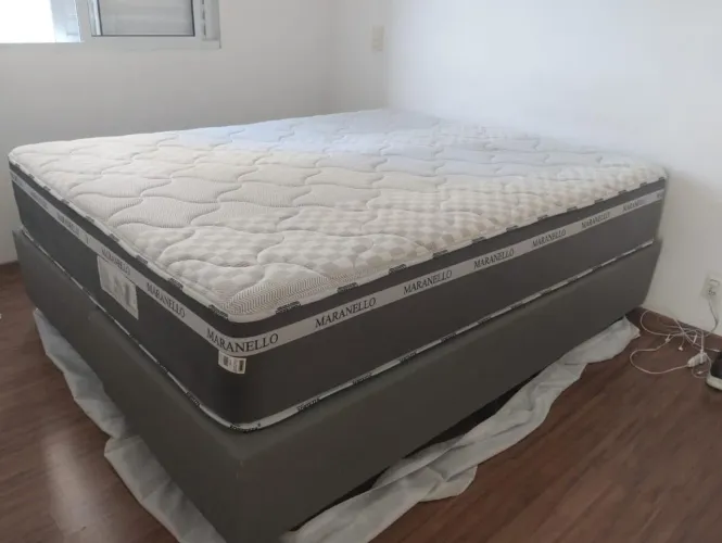 cama box queen com colchão novo