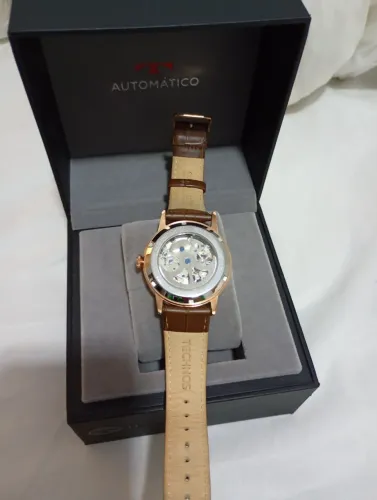 Relógio automático technos